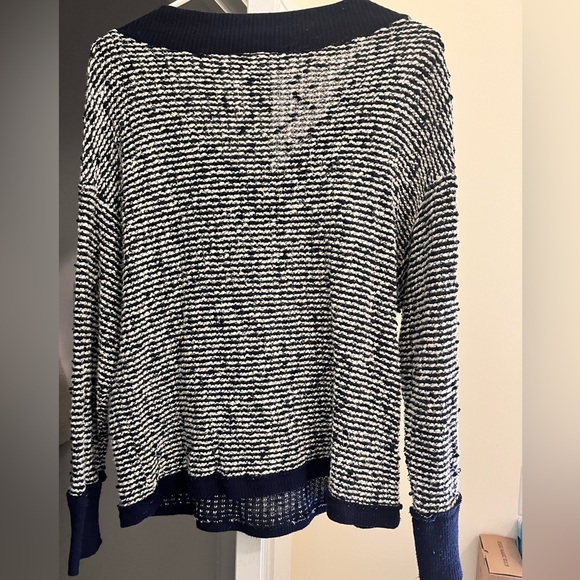 Vince Camuto sweater - Picture 3 of 4